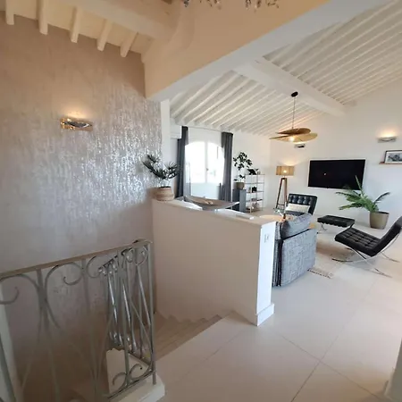 Marcogevi - Superbe Duplex Avec Vue Et Saint-tropez